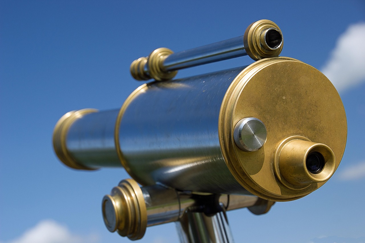 The Urban Astronomer's Starter Kit: Gear That Earns Its Place